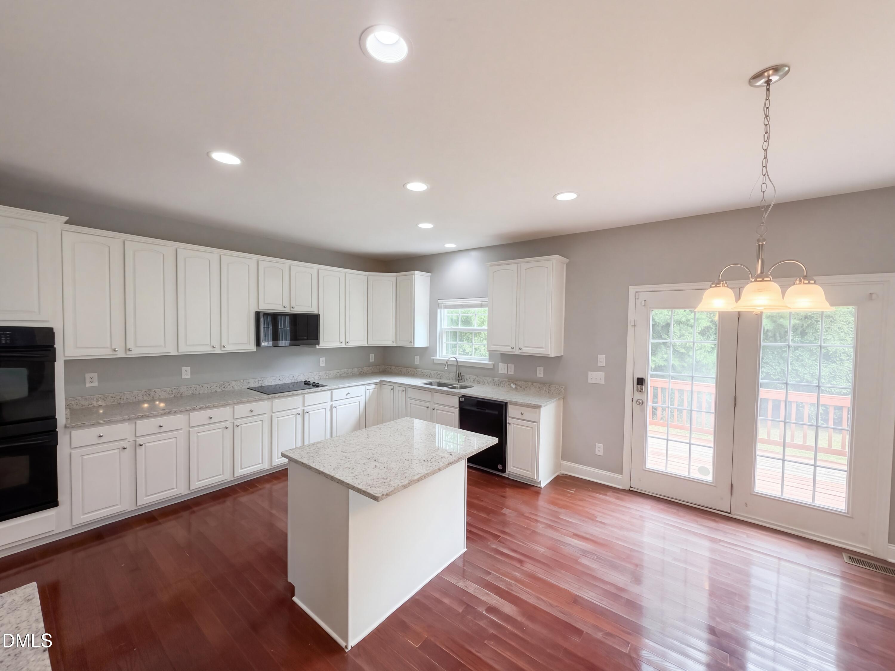 5073 Stonewood Pines Drive Property Photo 4