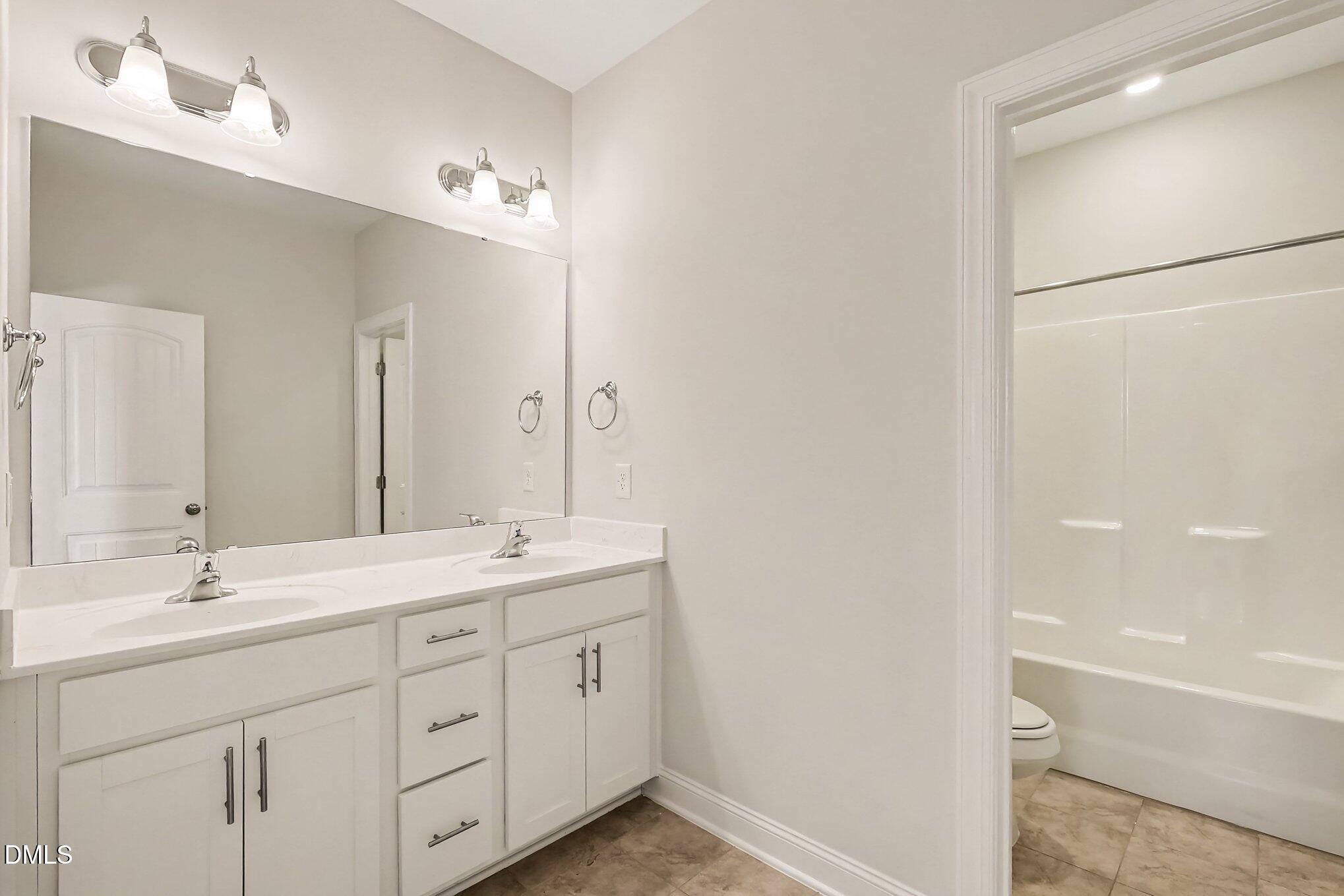 1018 Traditions Ridge Drive Property Photo 26