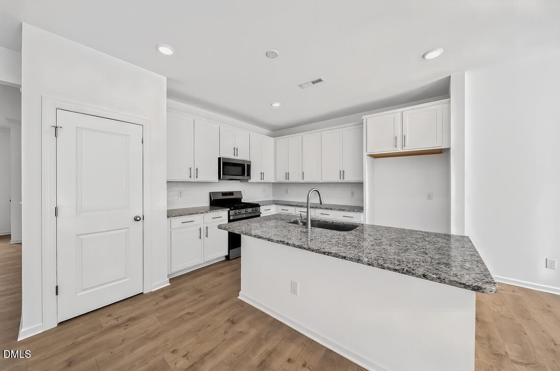 331 Sweetbay Tree Drive Property Photo 2