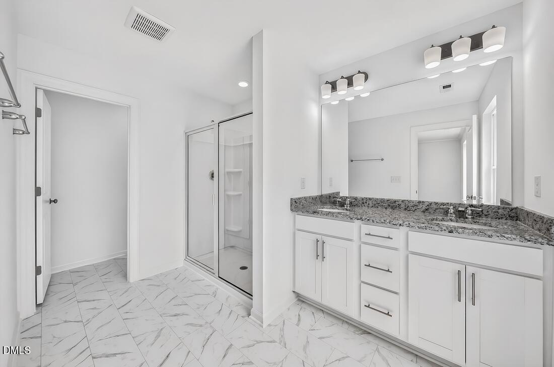331 Sweetbay Tree Drive Property Photo 4