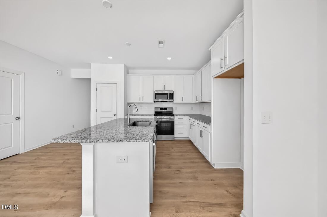 331 Sweetbay Tree Drive Property Photo 6