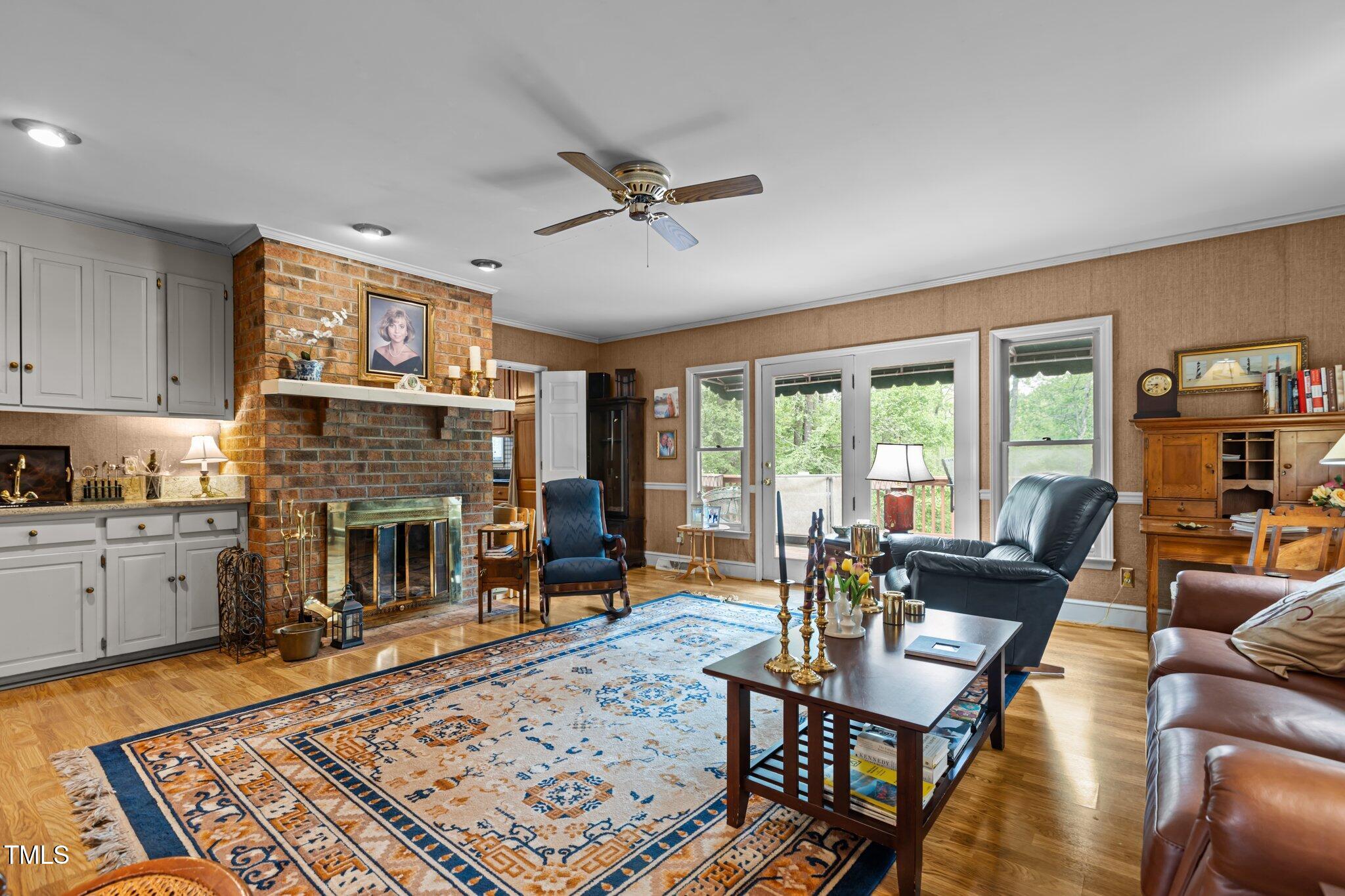 113 Denard Street Property Photo 3