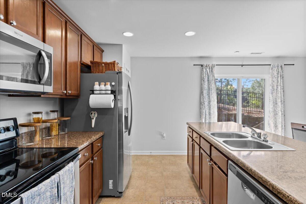 100 Stratford Lakes Drive Unit 384 Property Photo 10