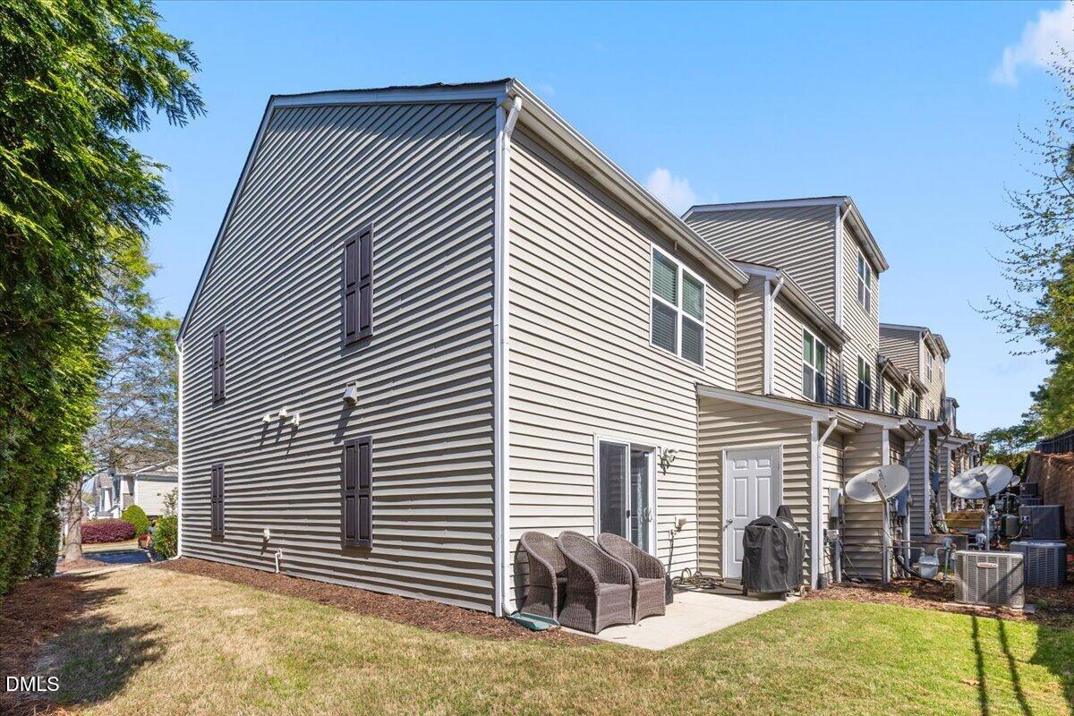 100 Stratford Lakes Drive Unit 384 Property Photo 16