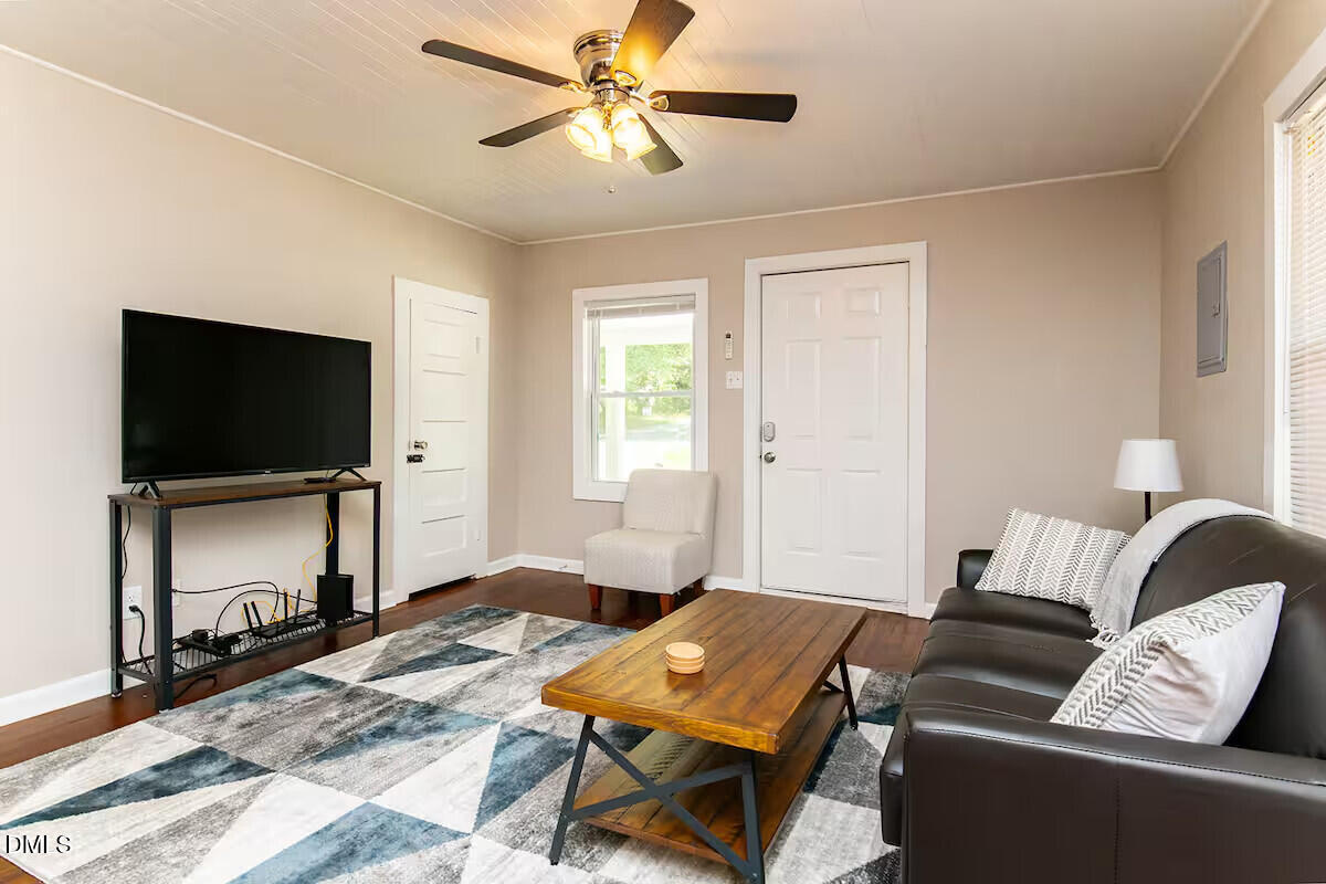 1507 Gunter Street Property Photo 5