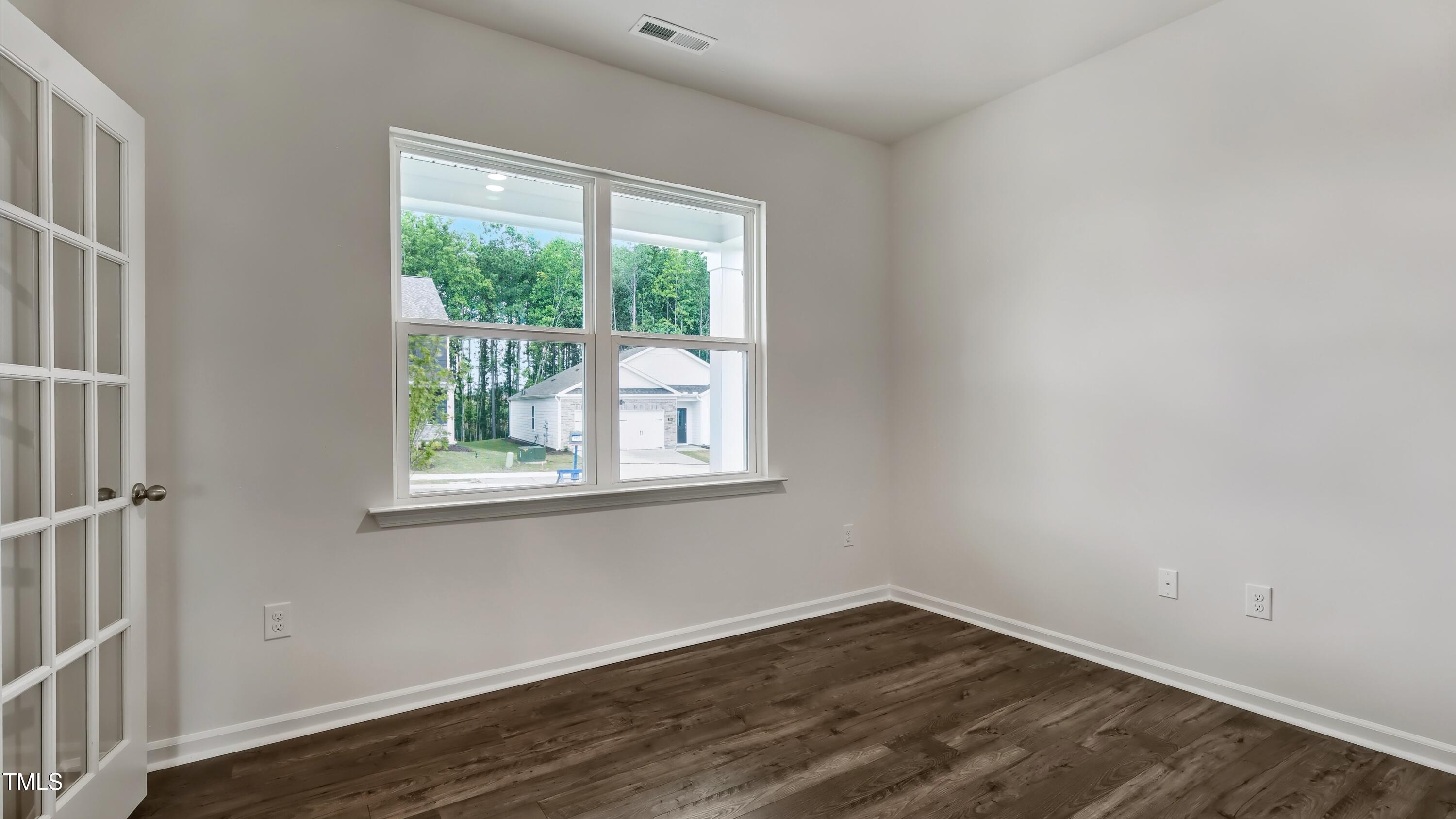 914 Comice Pear Way Property Photo 3