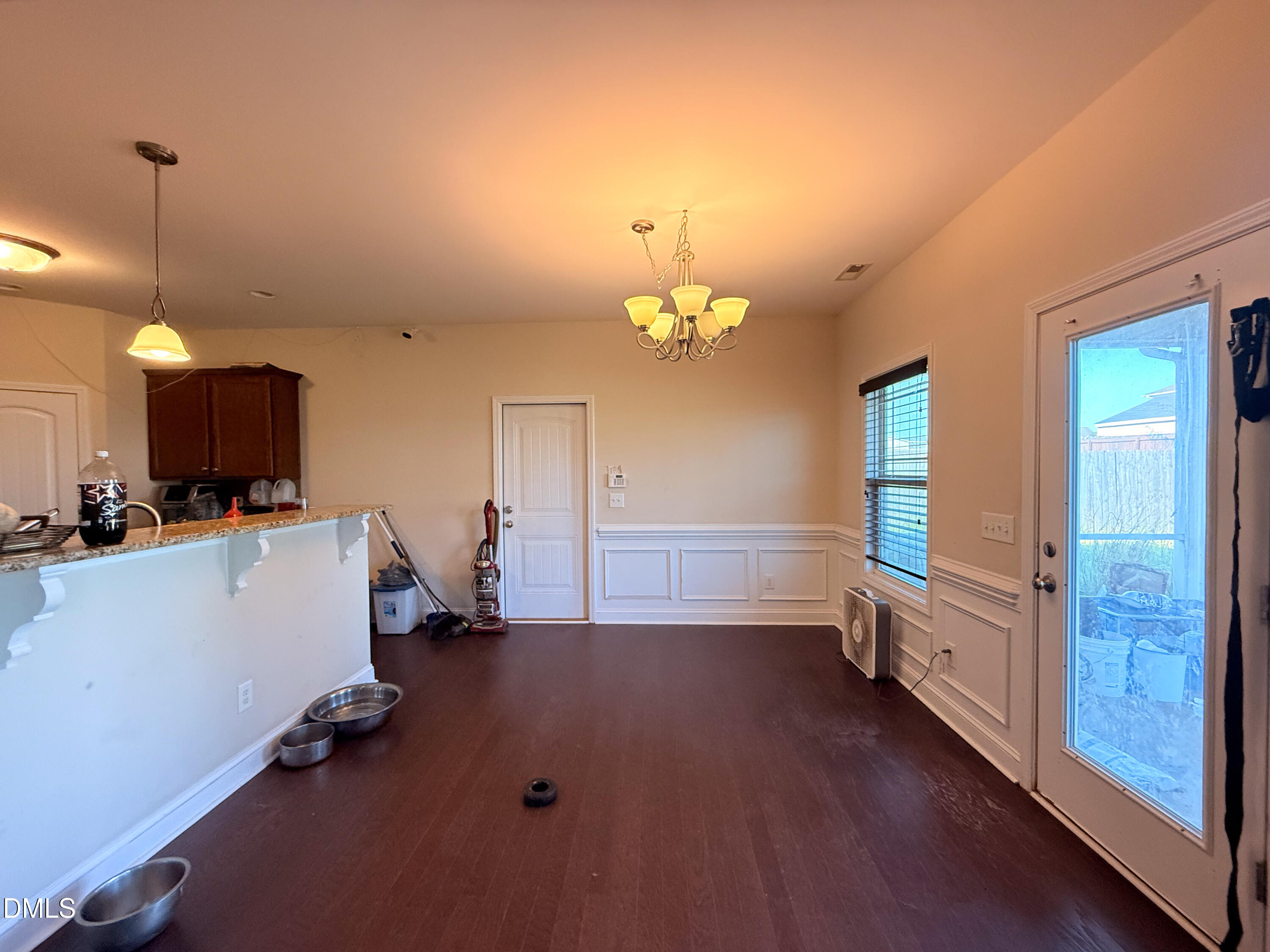 5216 Debut Avenue Property Photo 7