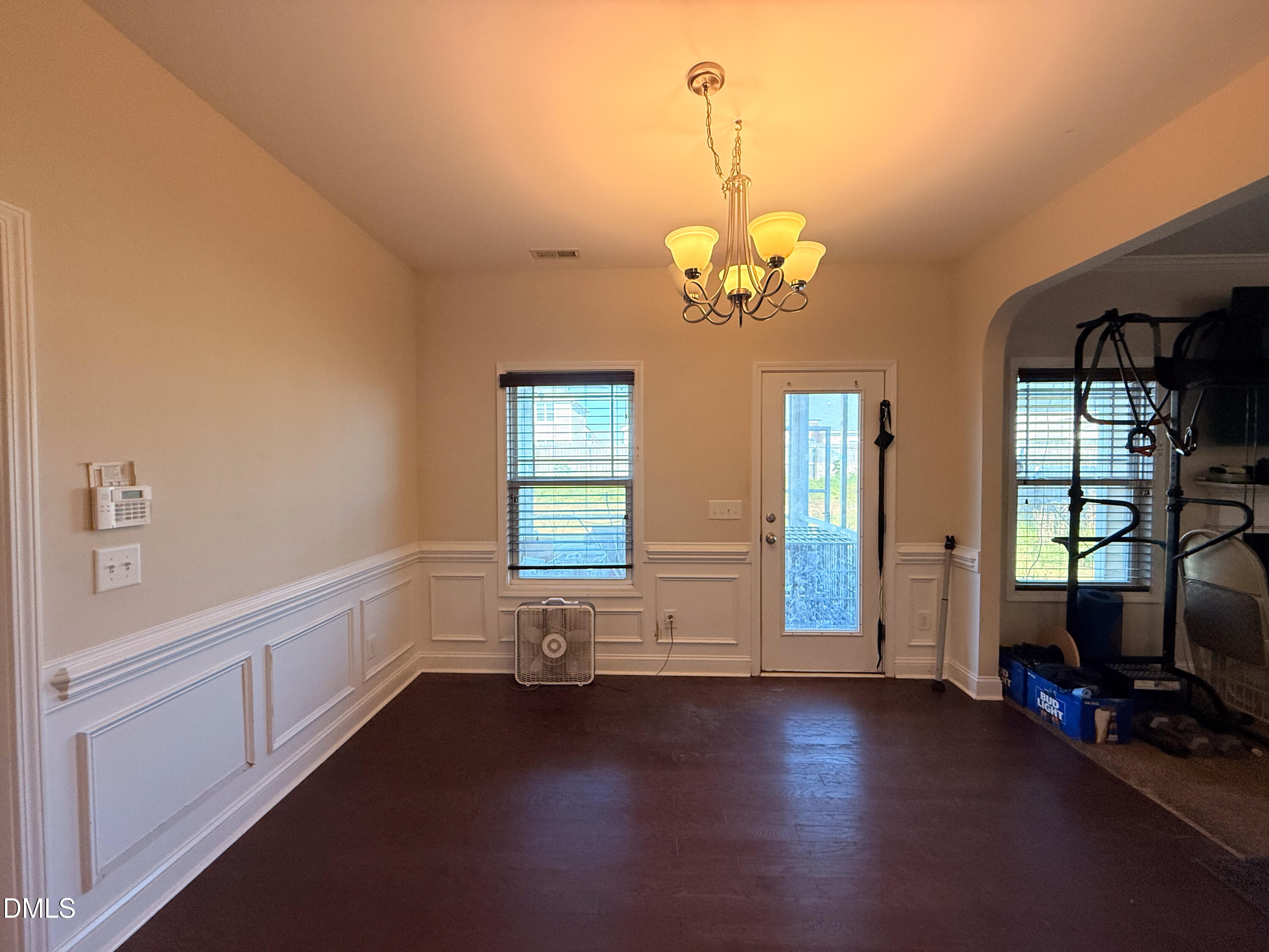 5216 Debut Avenue Property Photo 8