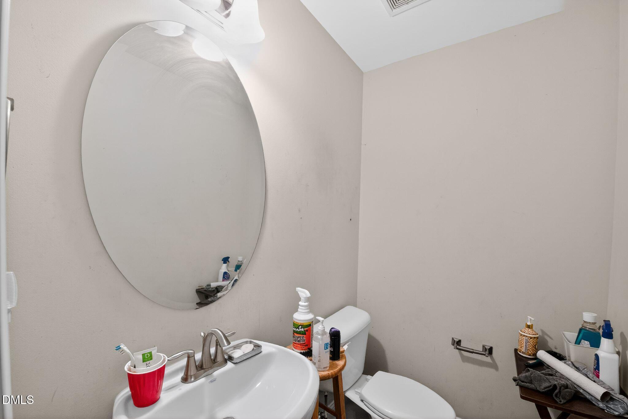 5216 Debut Avenue Property Photo 11