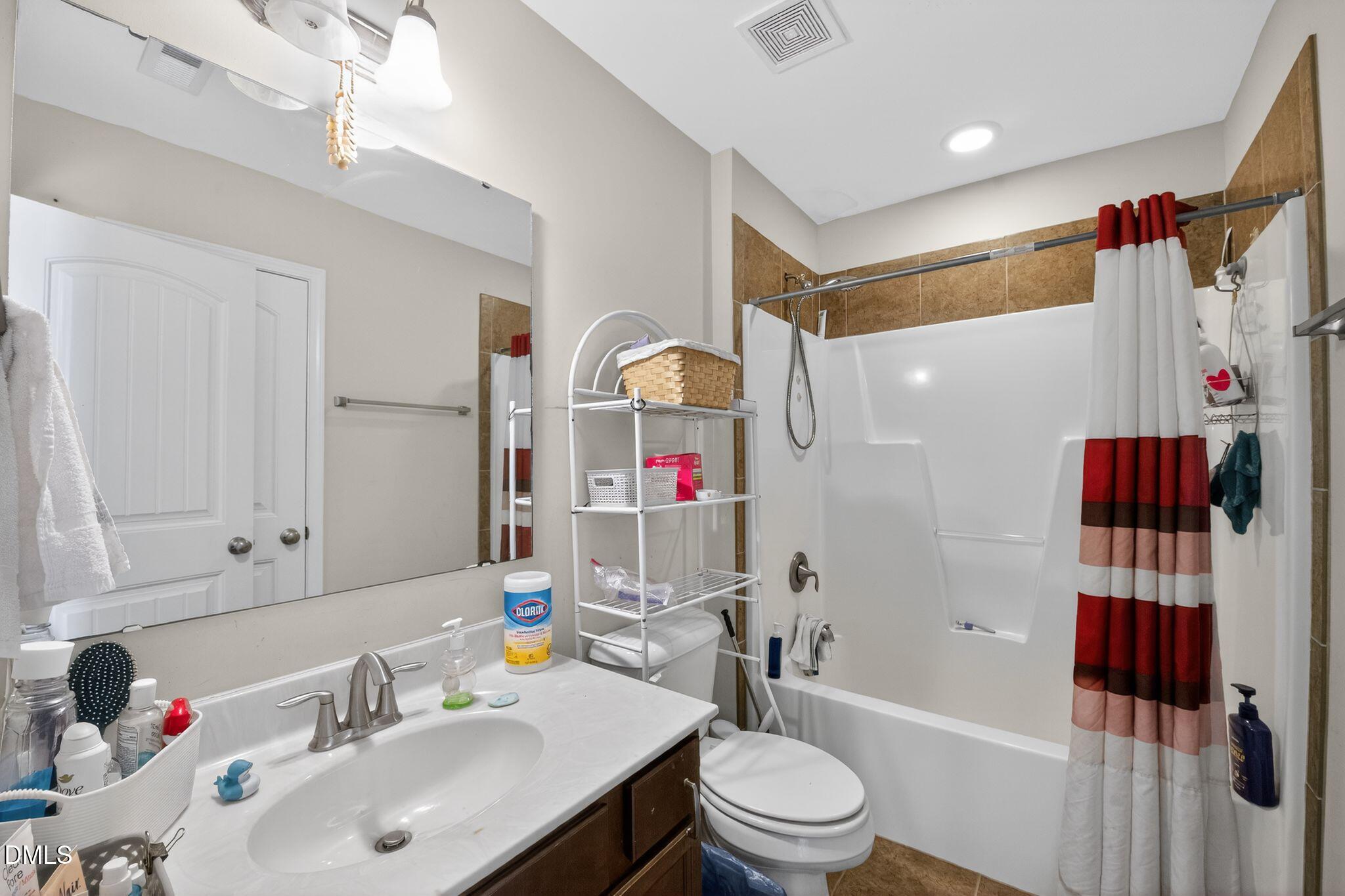 5216 Debut Avenue Property Photo 16