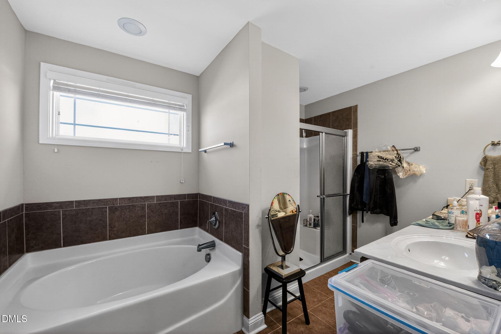 5216 Debut Avenue Property Photo 17