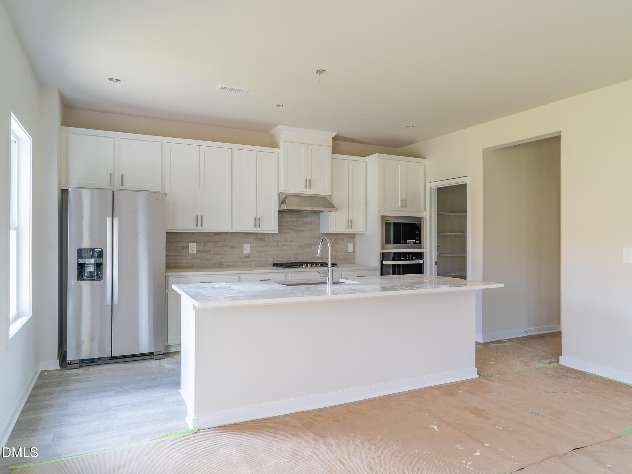 425 Southland Drive Property Photo 2