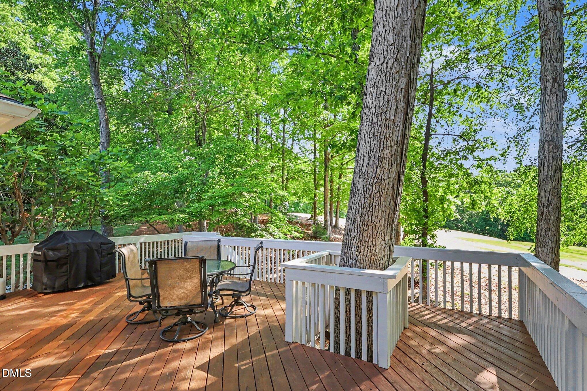 1224 E Pointe Drive Property Photo 10