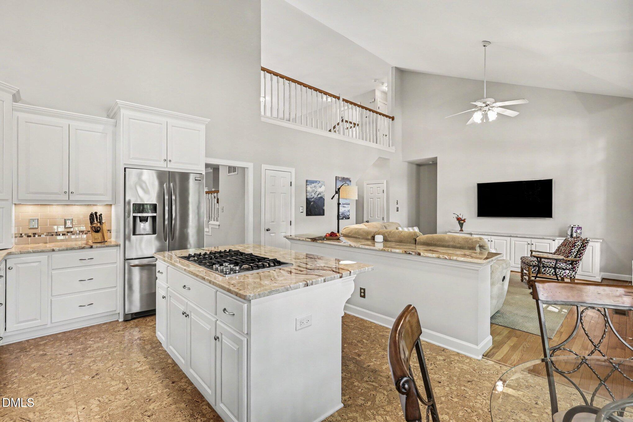 1224 E Pointe Drive Property Photo 34