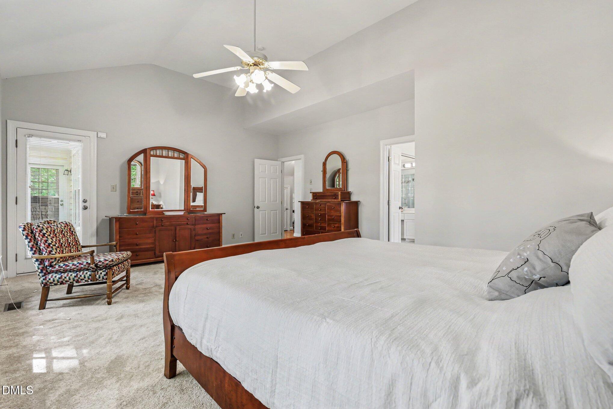 1224 E Pointe Drive Property Photo 38