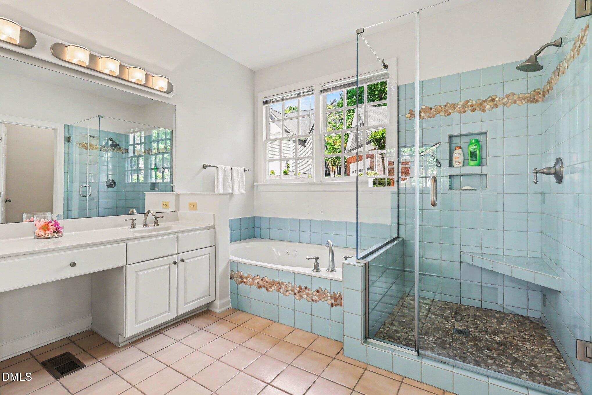 1224 E Pointe Drive Property Photo 40