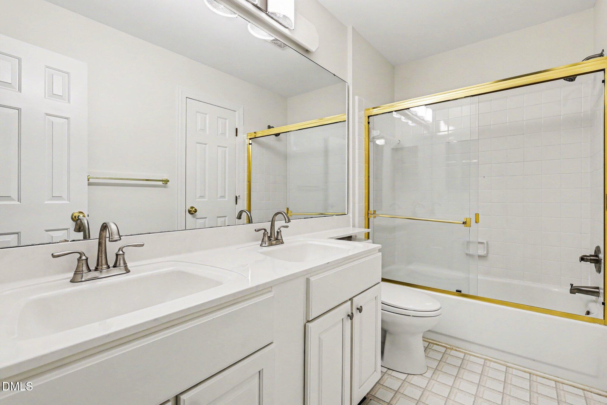 1224 E Pointe Drive Property Photo 55