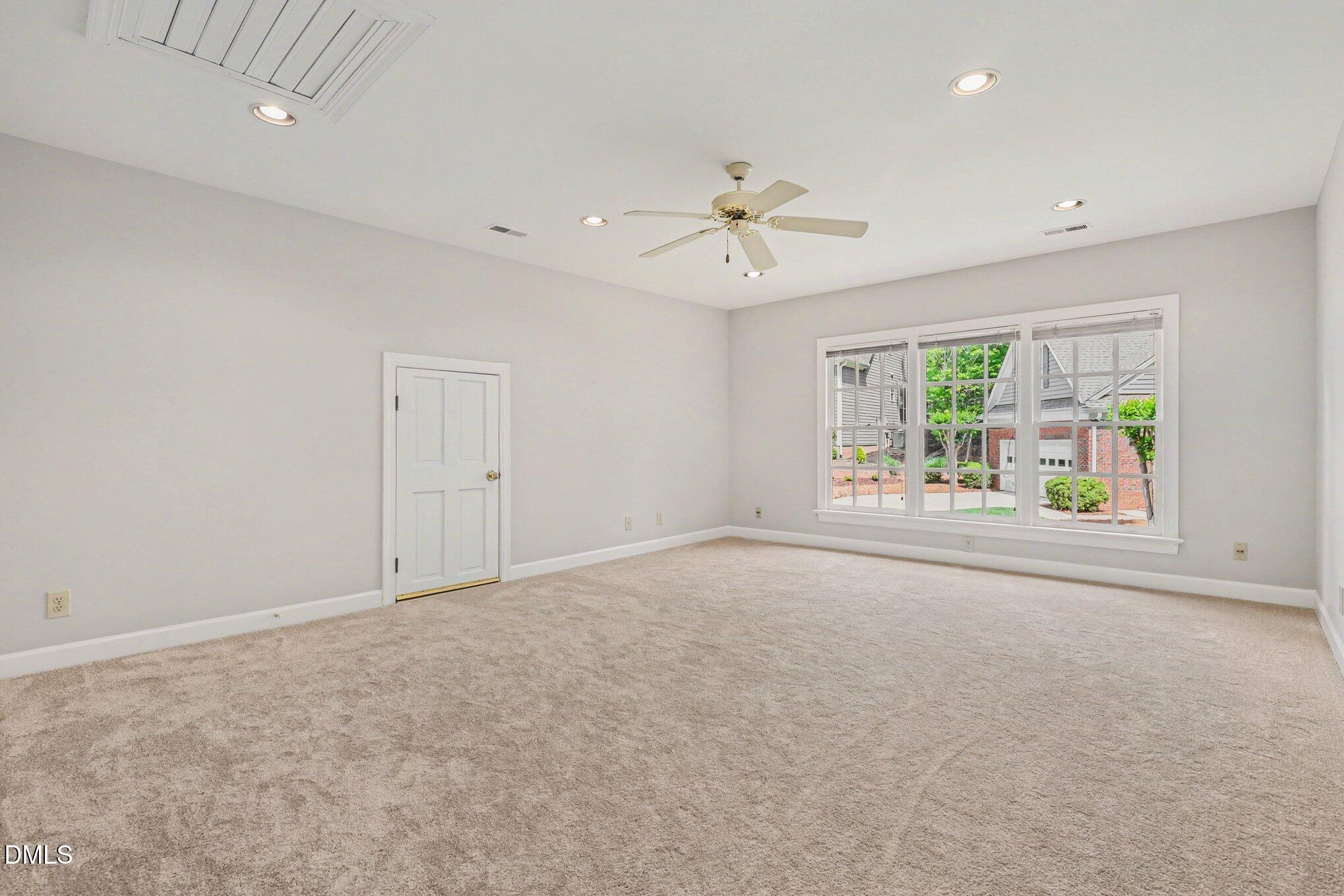 1224 E Pointe Drive Property Photo 56