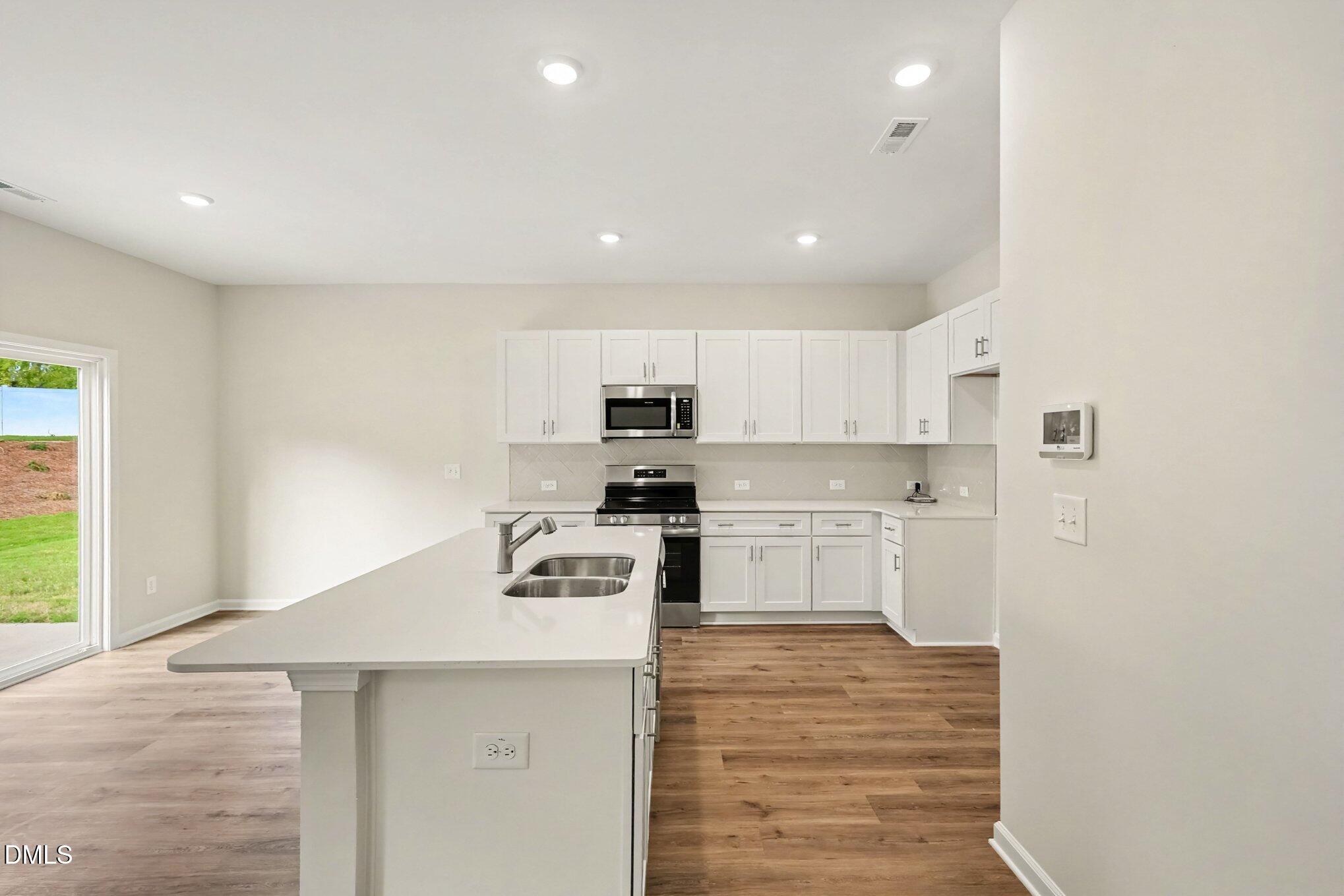 109 Crossvine Street (10) Property Photo 12