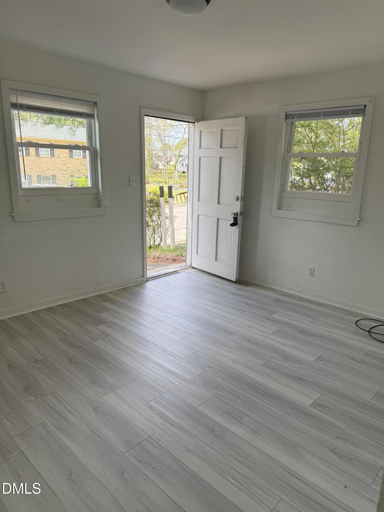1015 Rosedale Avenue Property Photo 2