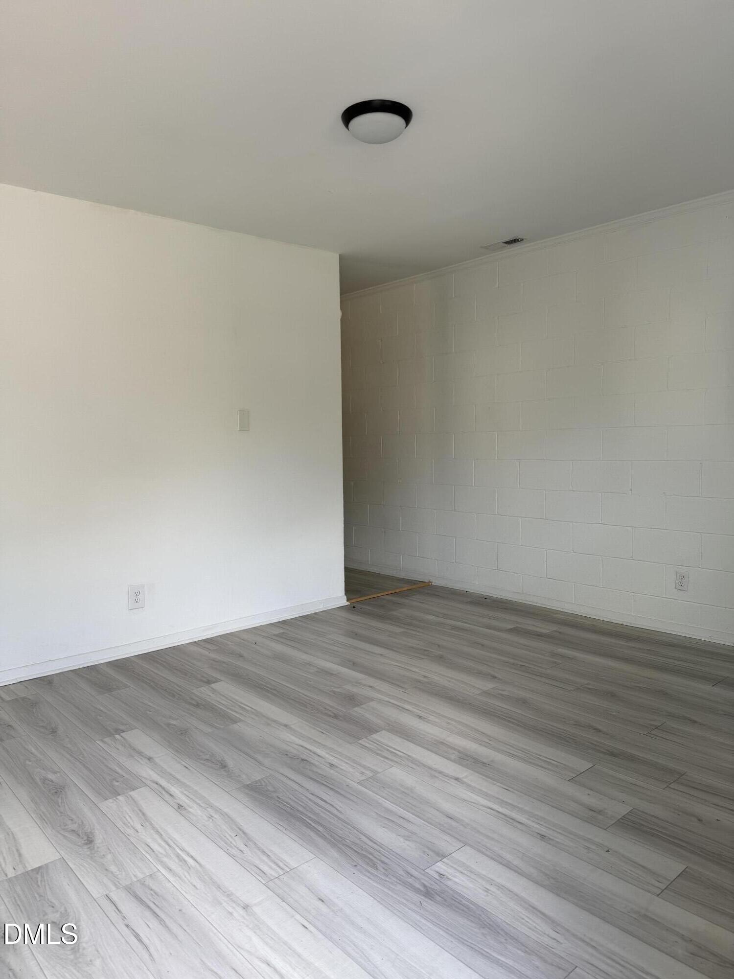 1015 Rosedale Avenue Property Photo 3