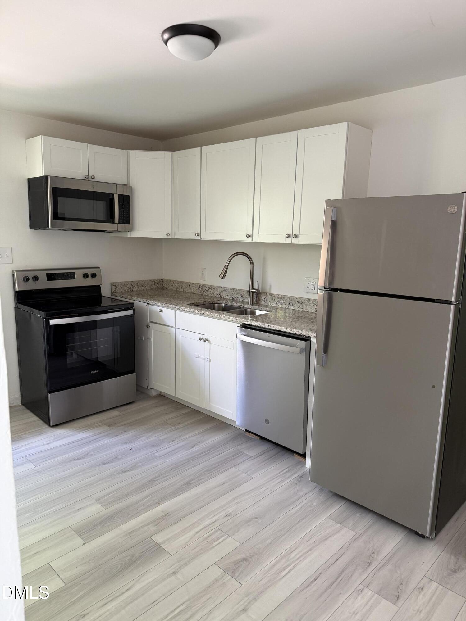 1015 Rosedale Avenue Property Photo 4
