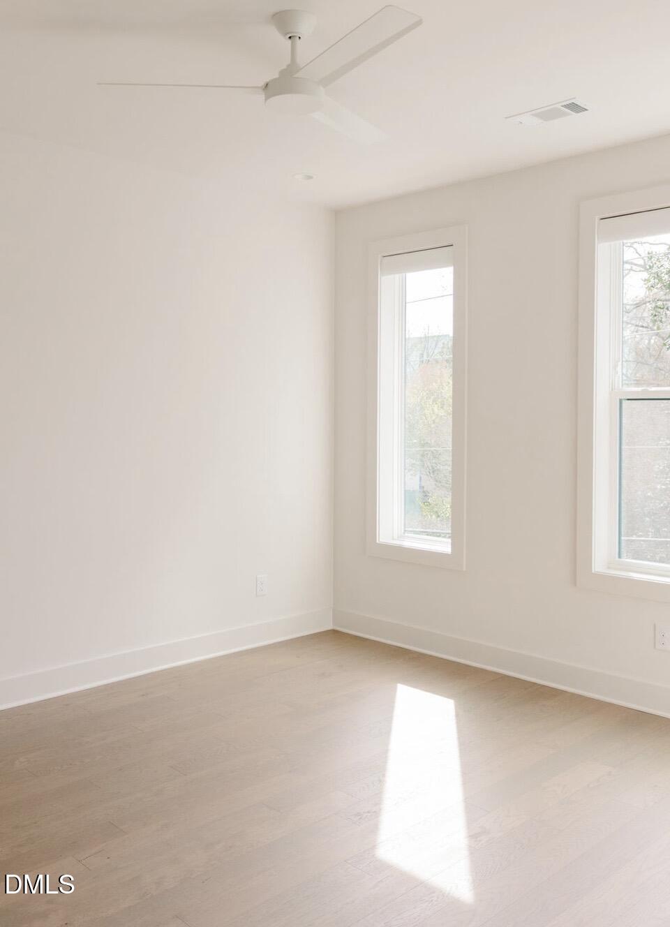 813 Niantic Street Property Photo 33