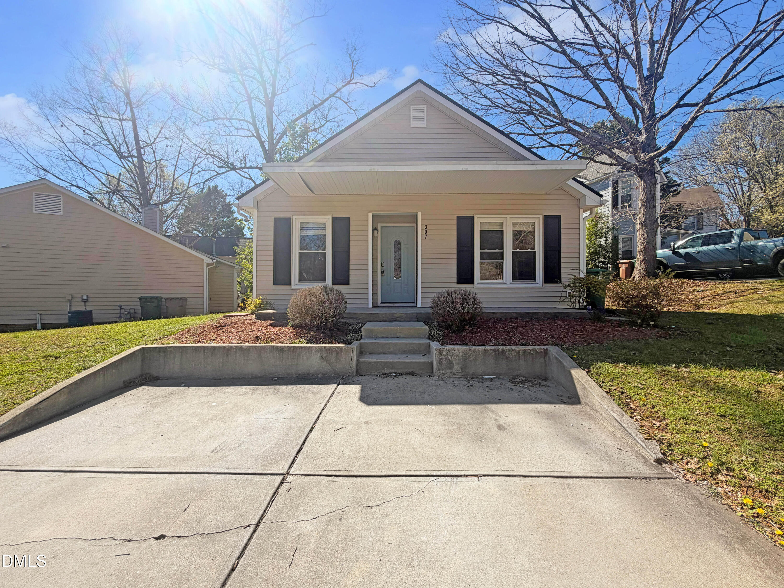 307 Wax Myrtle Court Property Photo 1