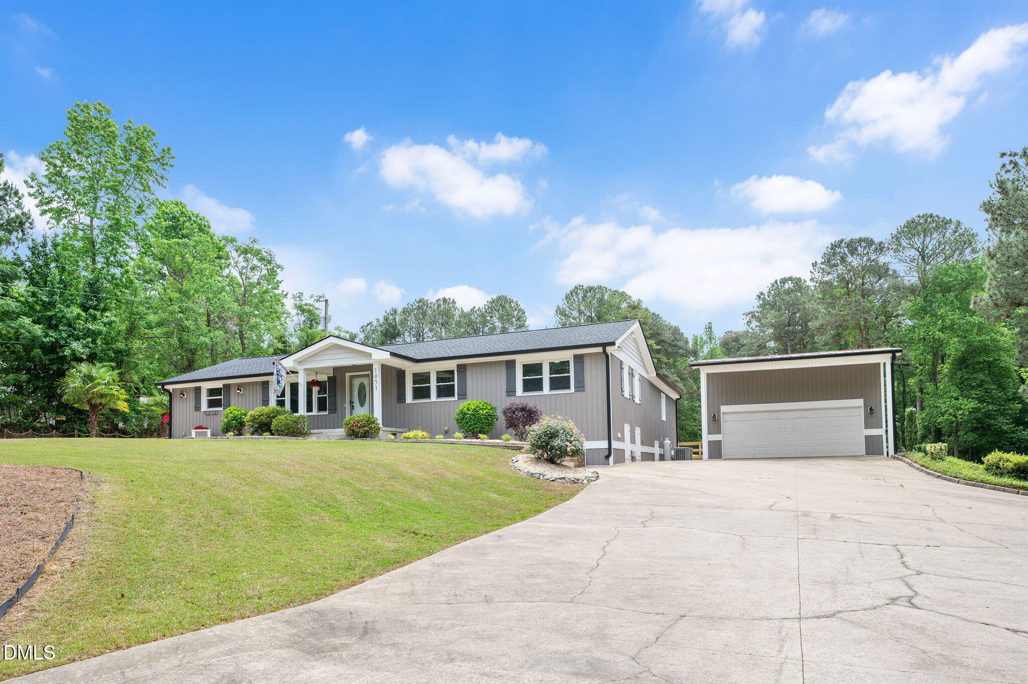 1051 Honeycutt Road Property Photo 2