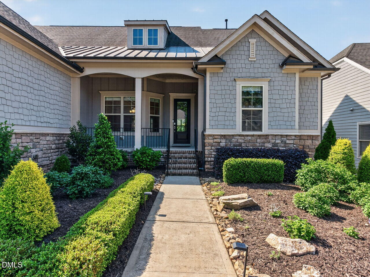 945 Mere Oak Drive Property Photo 3