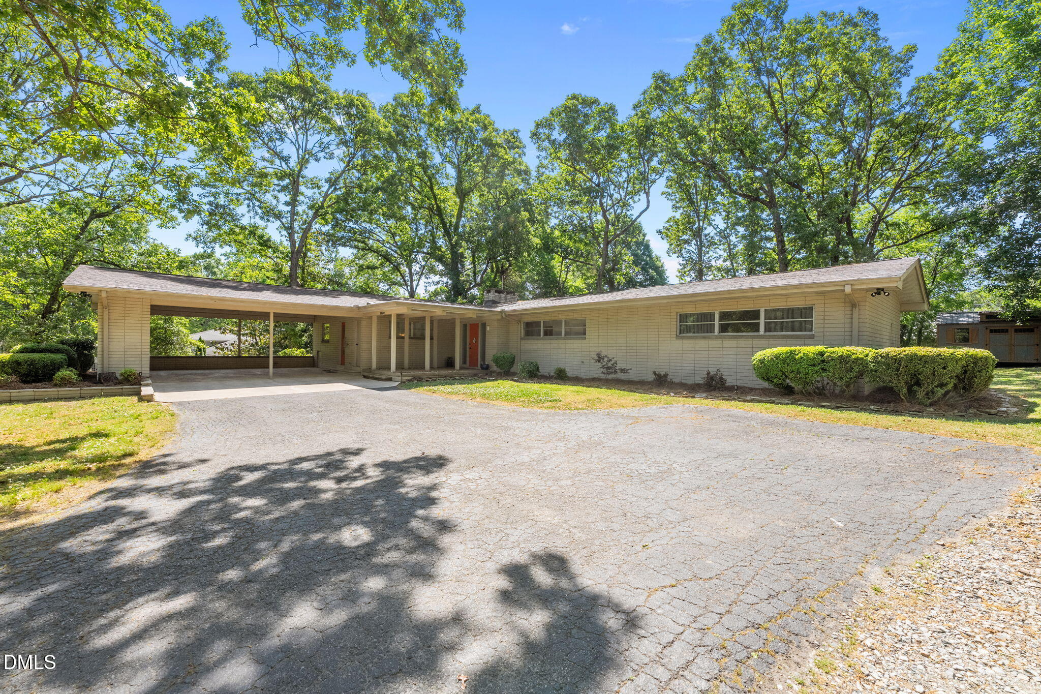 2220 Lakeview Terrace Property Photo 1