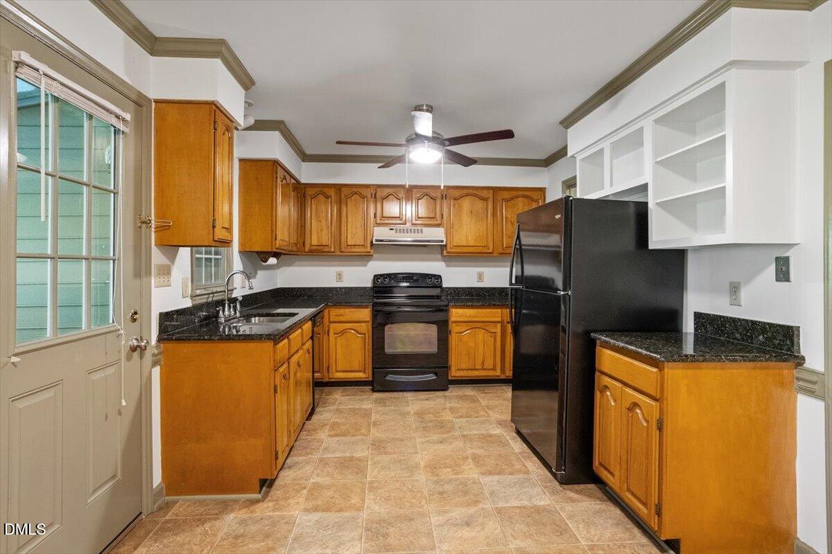 4522 Hamptonshire Drive Property Photo 7