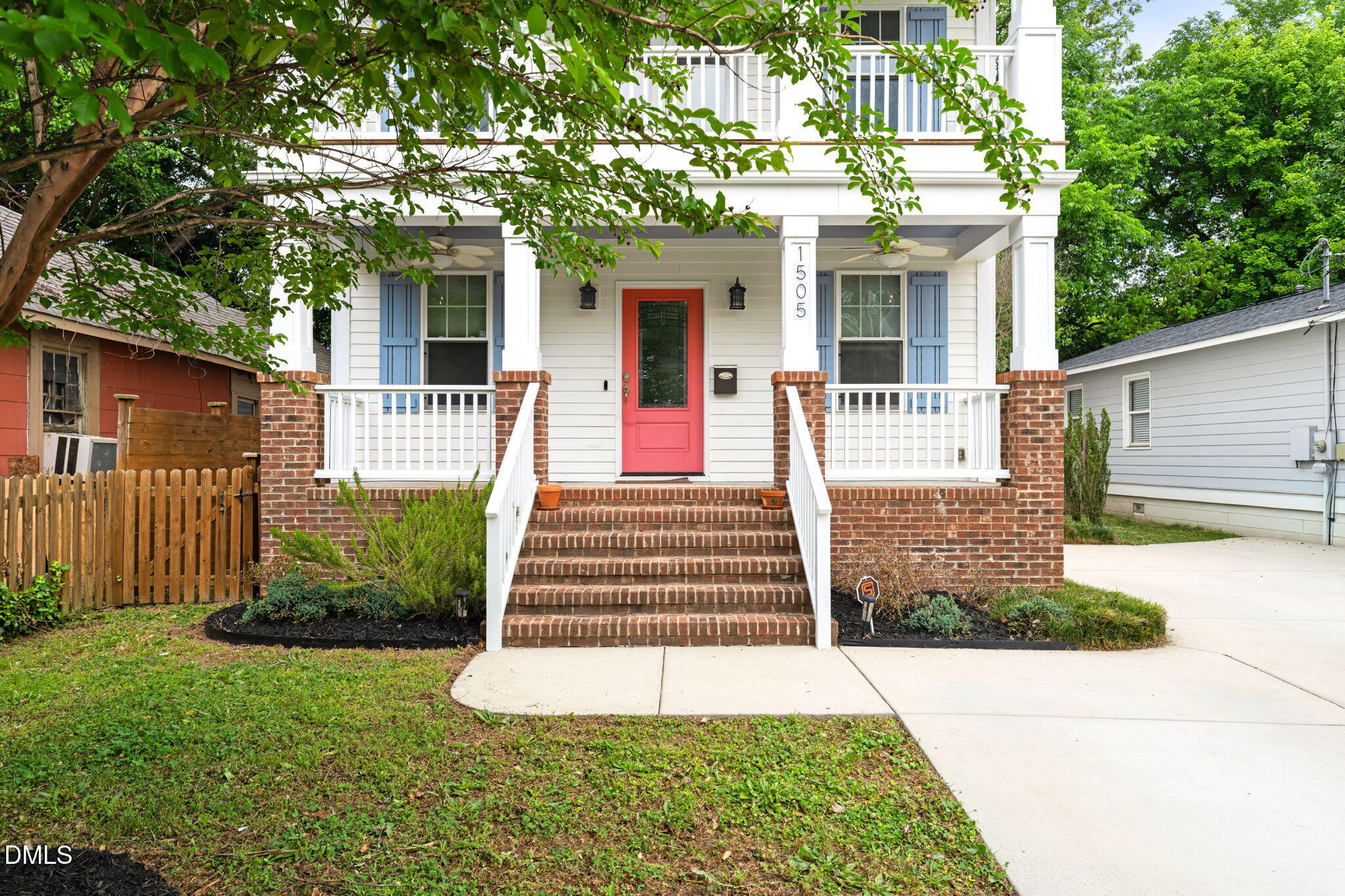1505 E Jones Street Property Photo 2