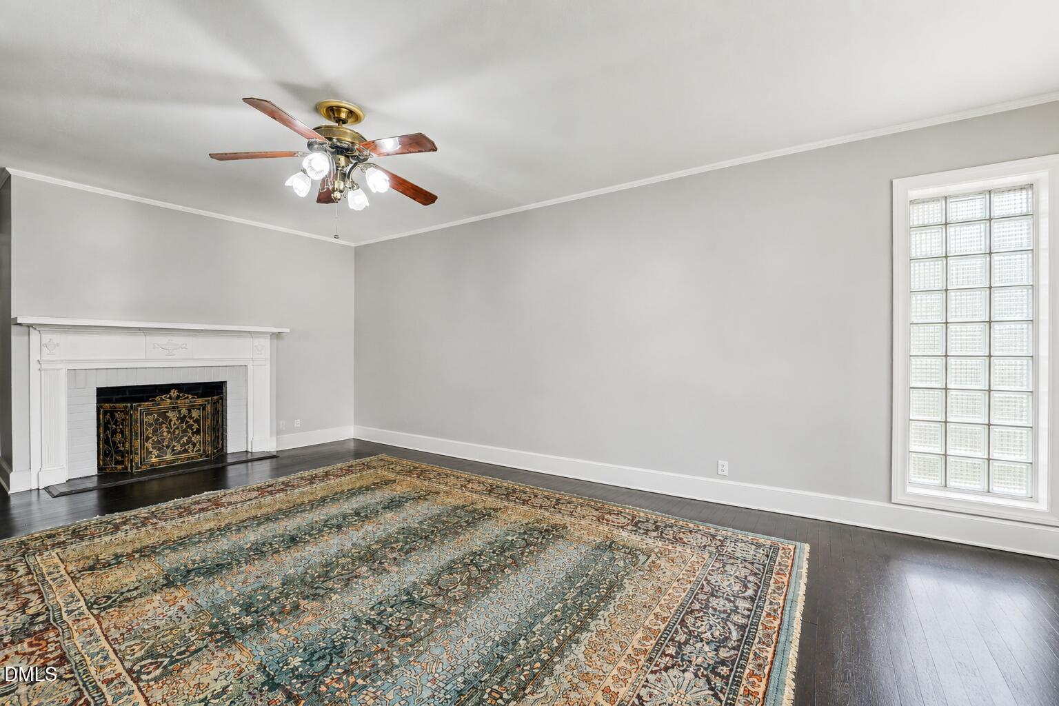 203 E Davis Street Property Photo 6