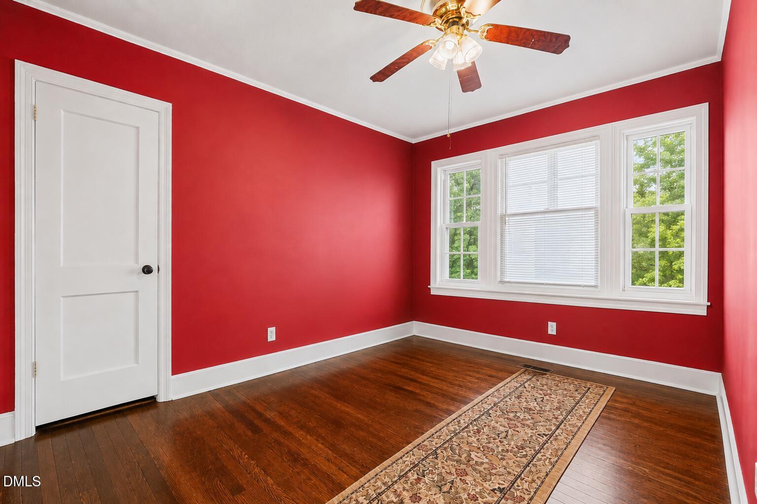 203 E Davis Street Property Photo 17
