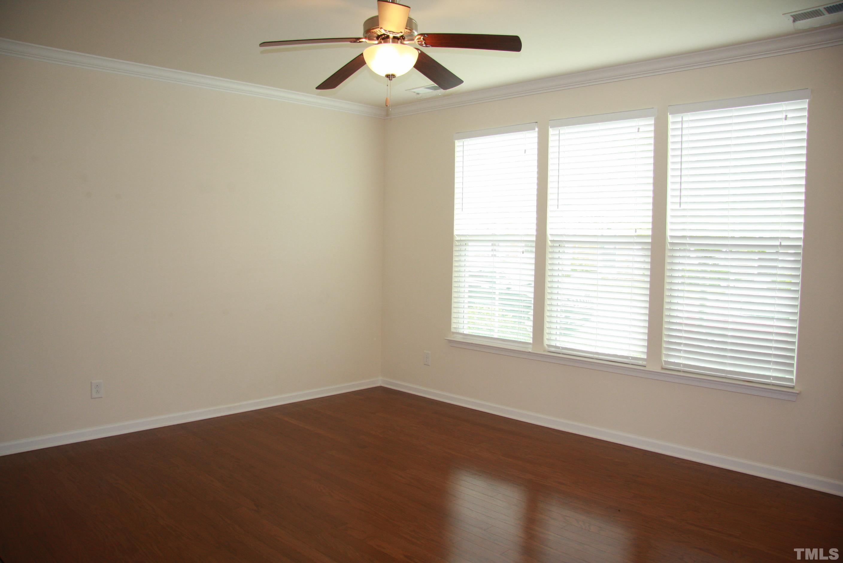 1013 Semora Lane Property Photo 4