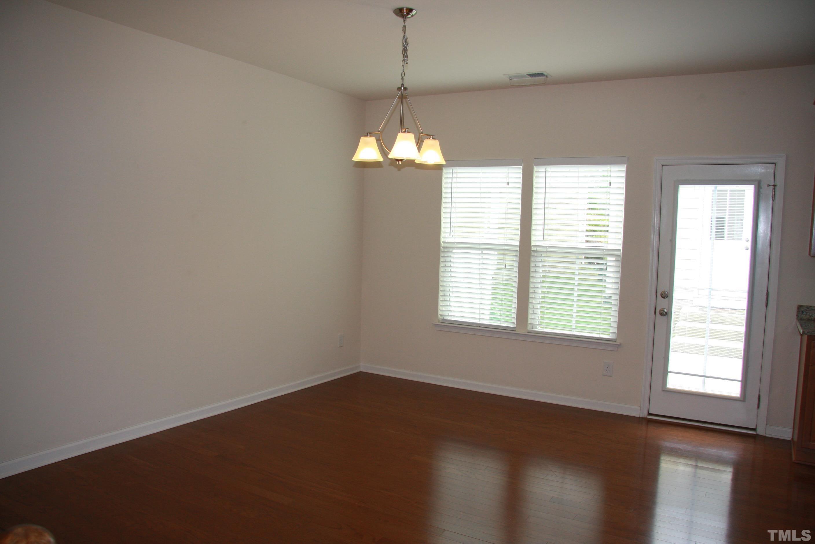 1013 Semora Lane Property Photo 9