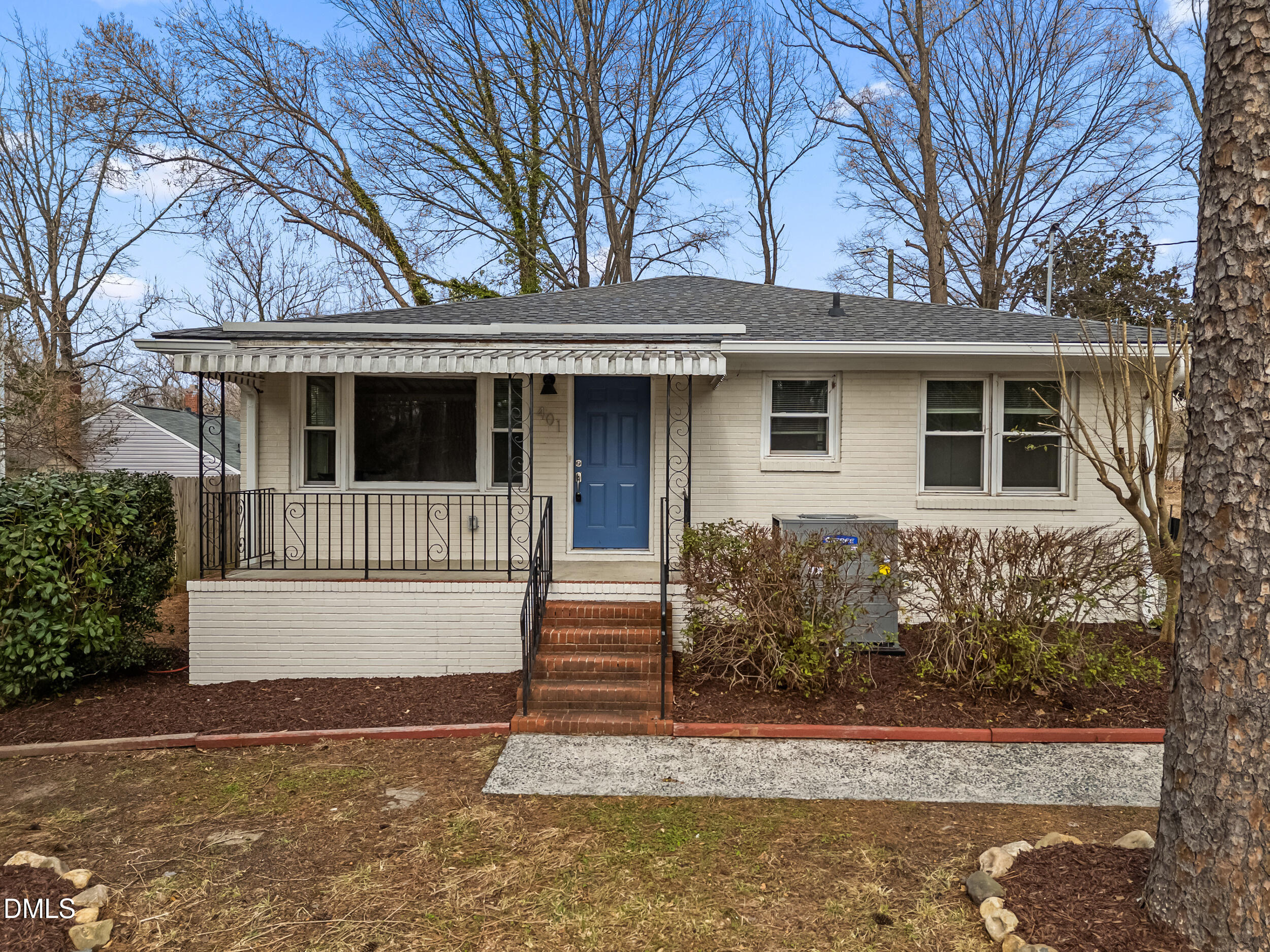 401 Moline Street Property Photo 1
