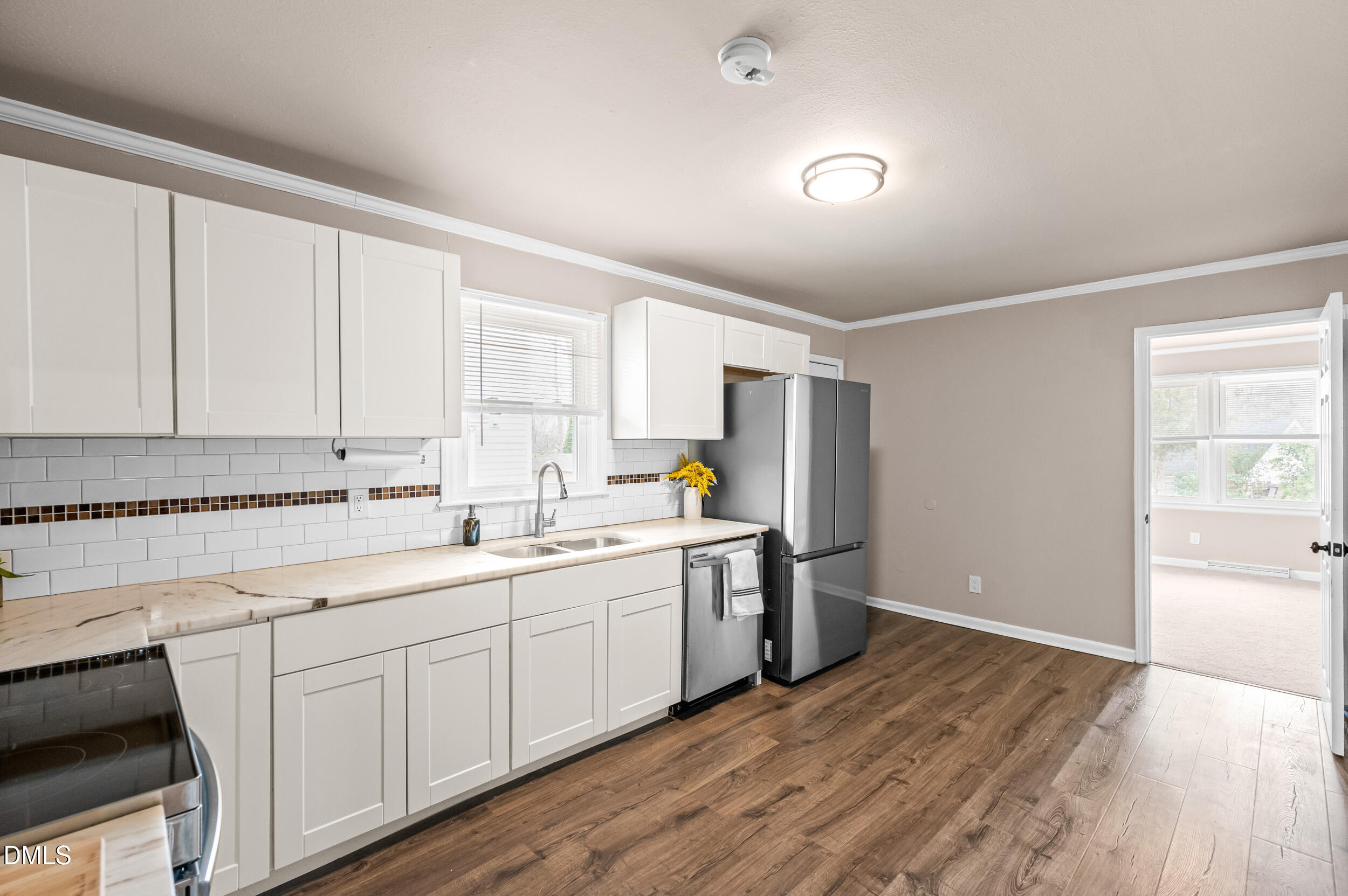 401 Moline Street Property Photo 4