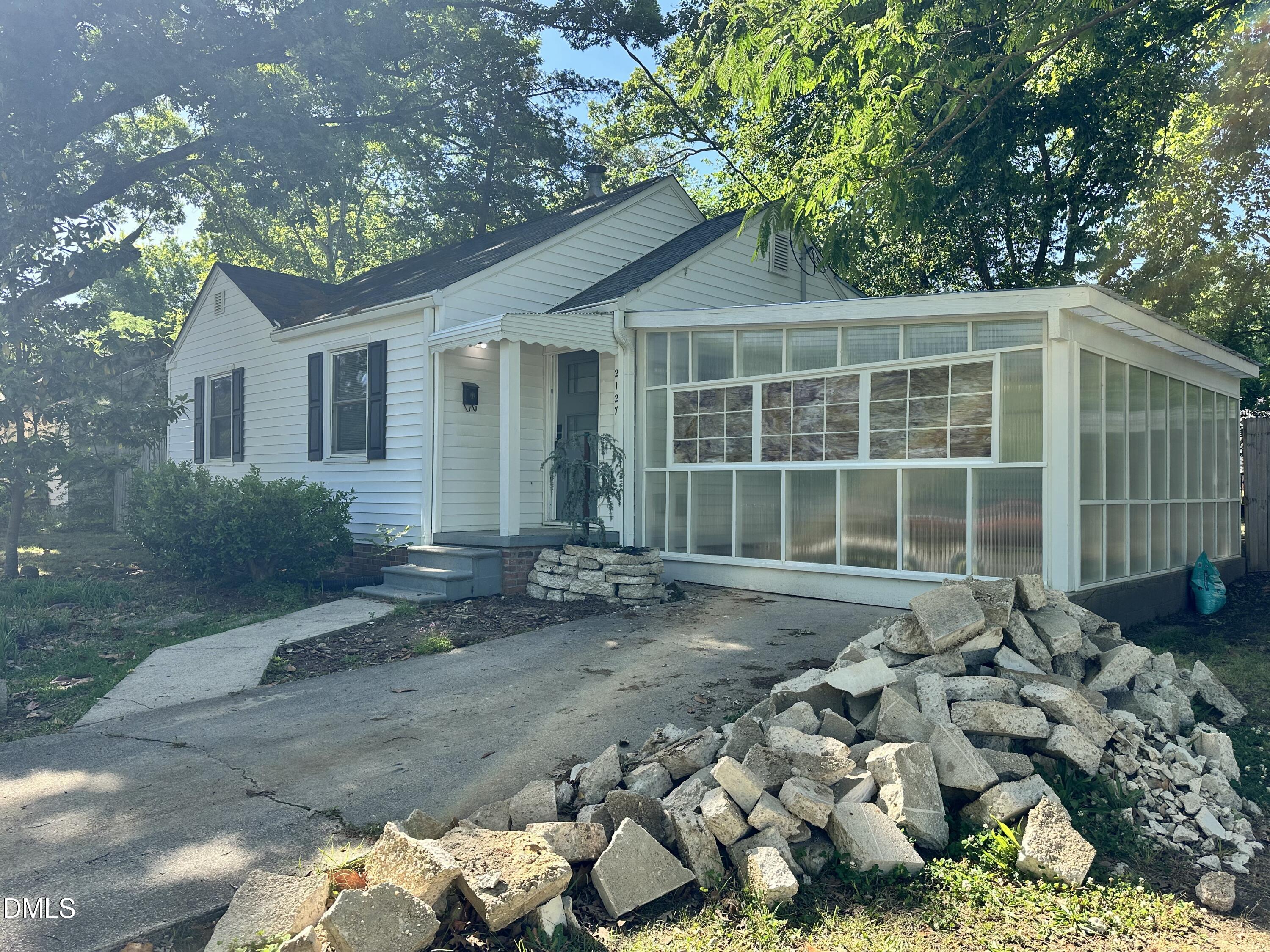 2127 Milburnie Road Property Photo 1