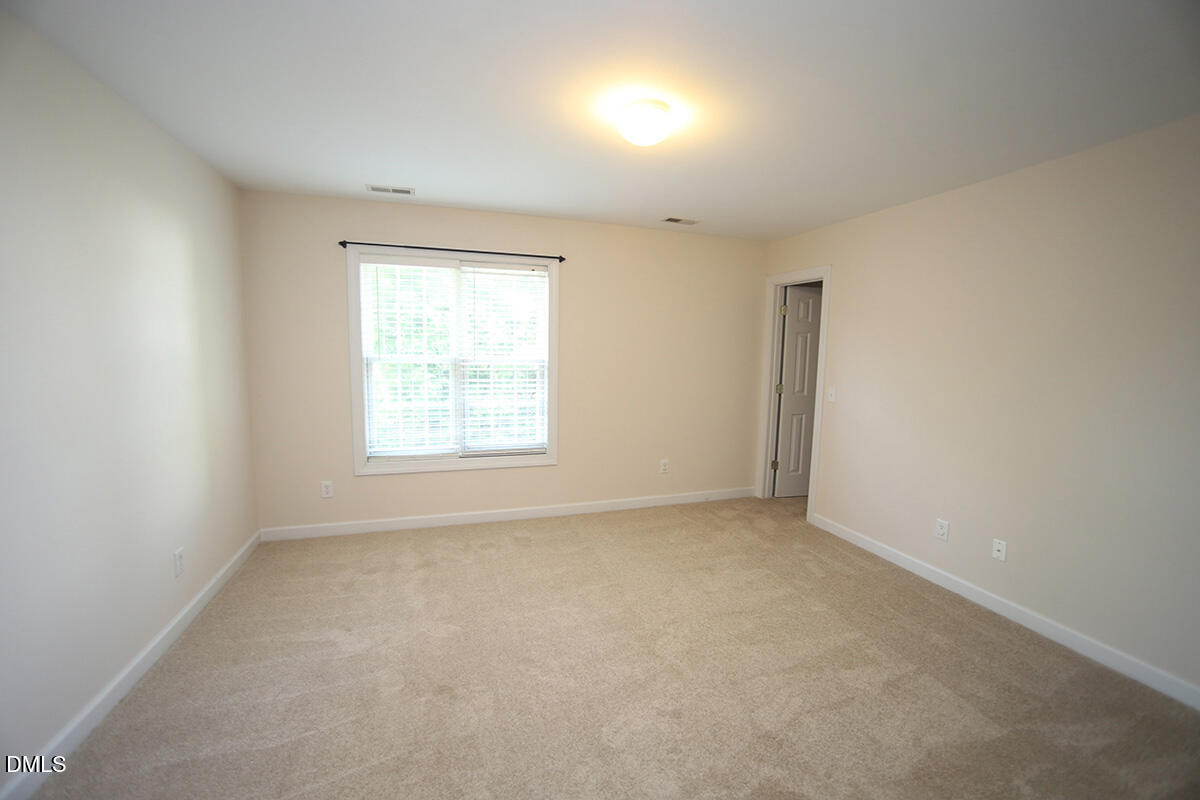 9025 Grassington Way Property Photo 10
