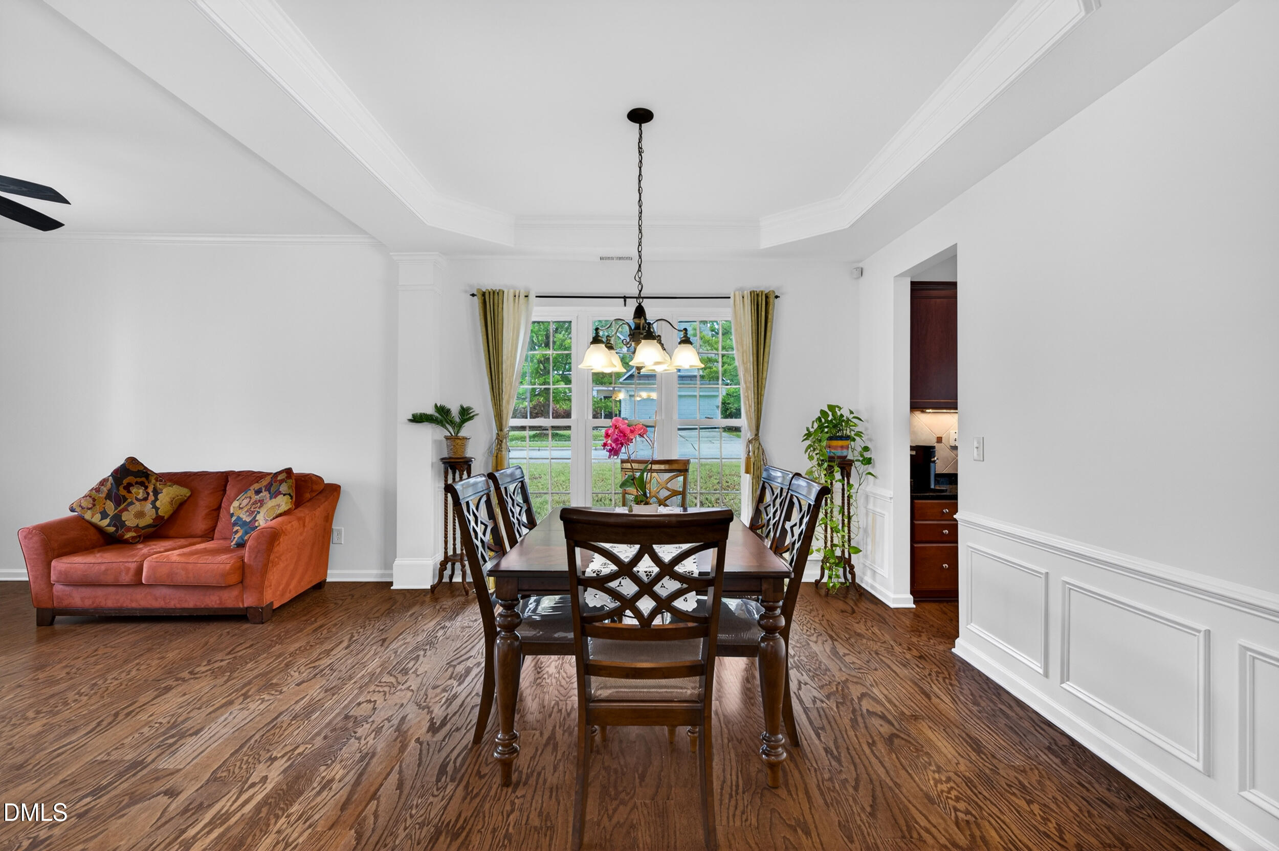203 Oswego Court Property Photo 4