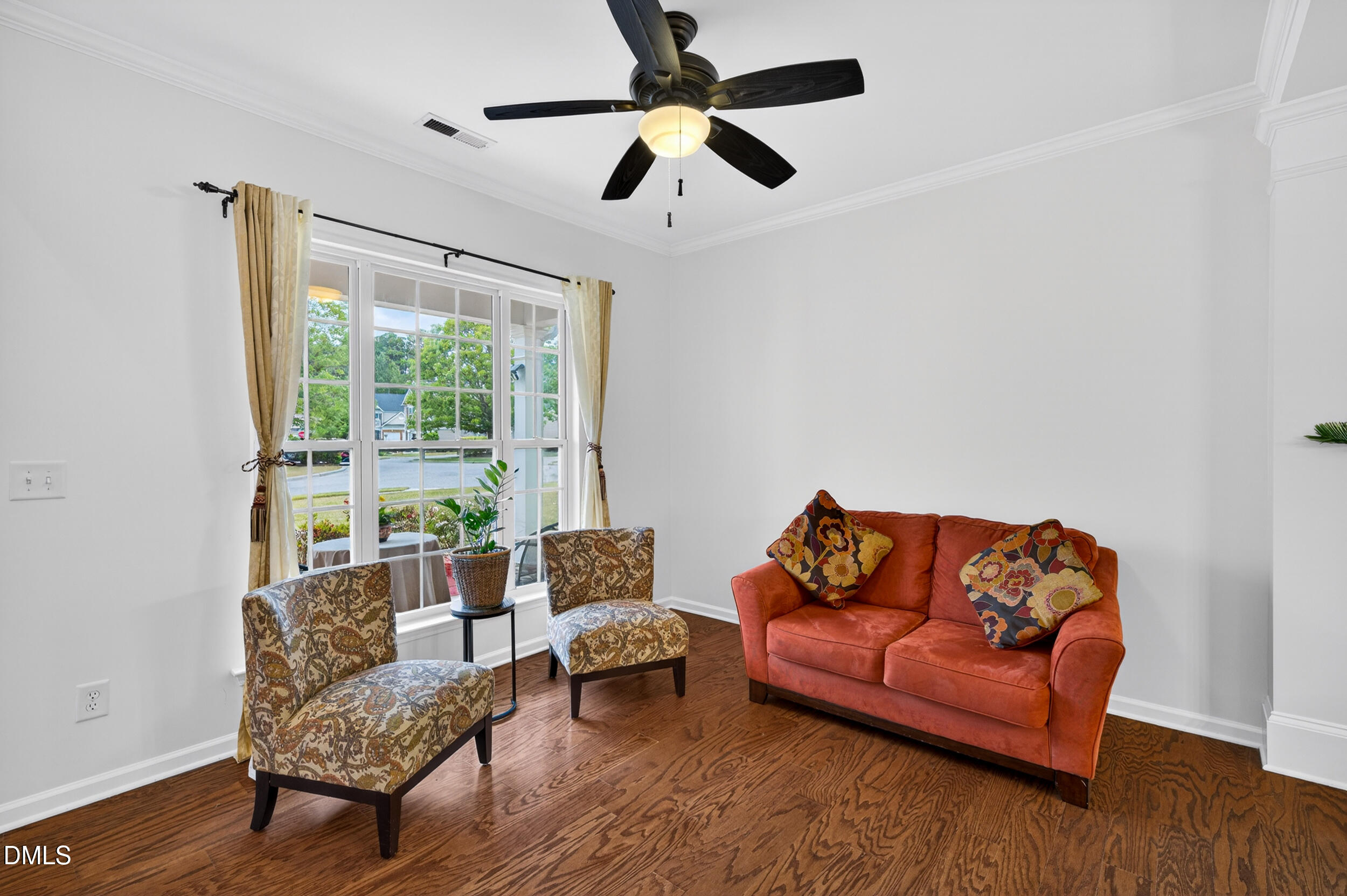 203 Oswego Court Property Photo 5