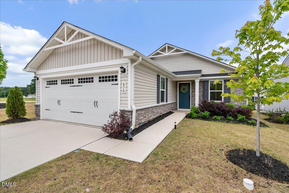656 Holly Bluff Street Property Photo 1