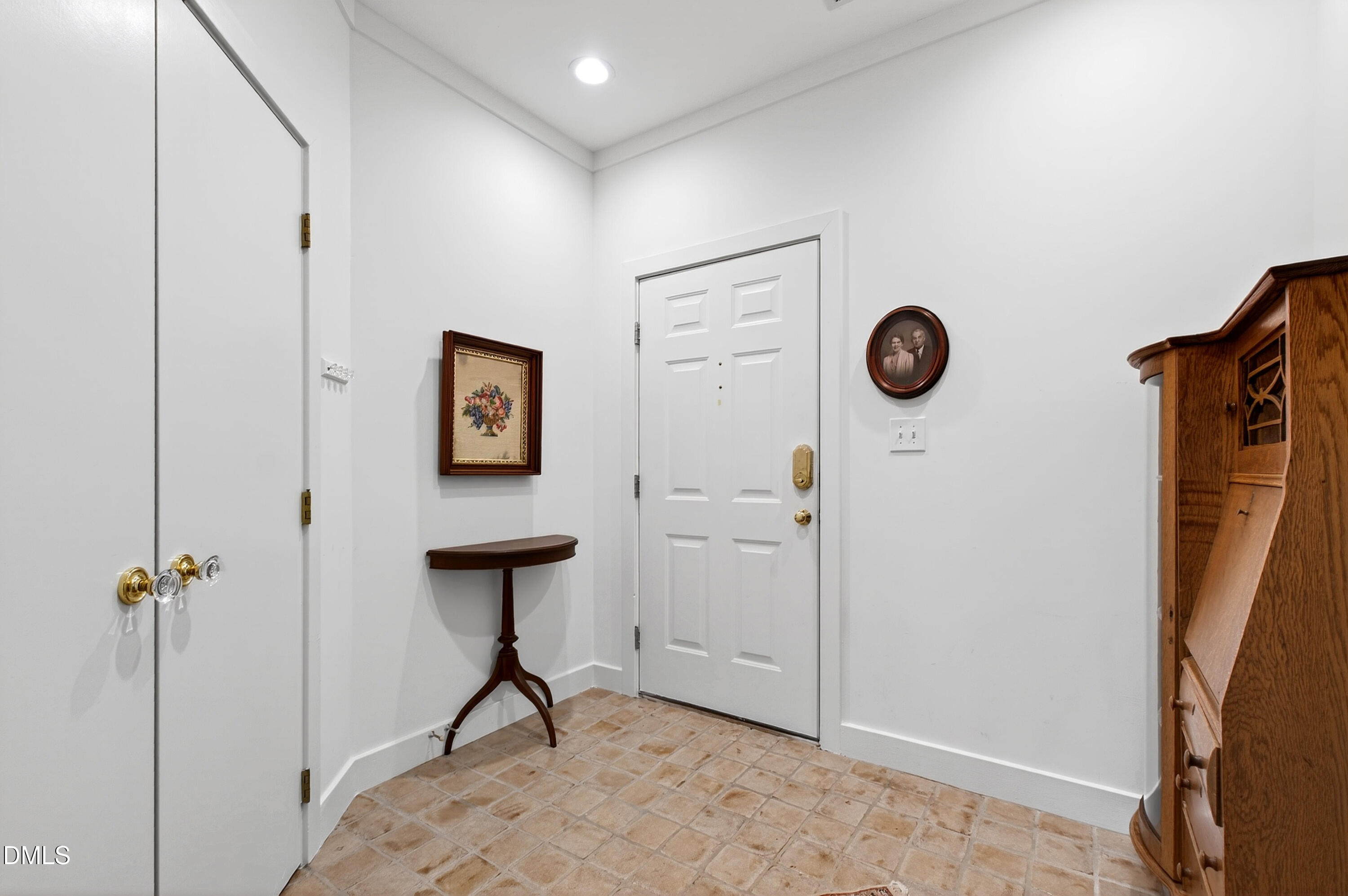 100 Edenburgh Road 201 Property Photo 11