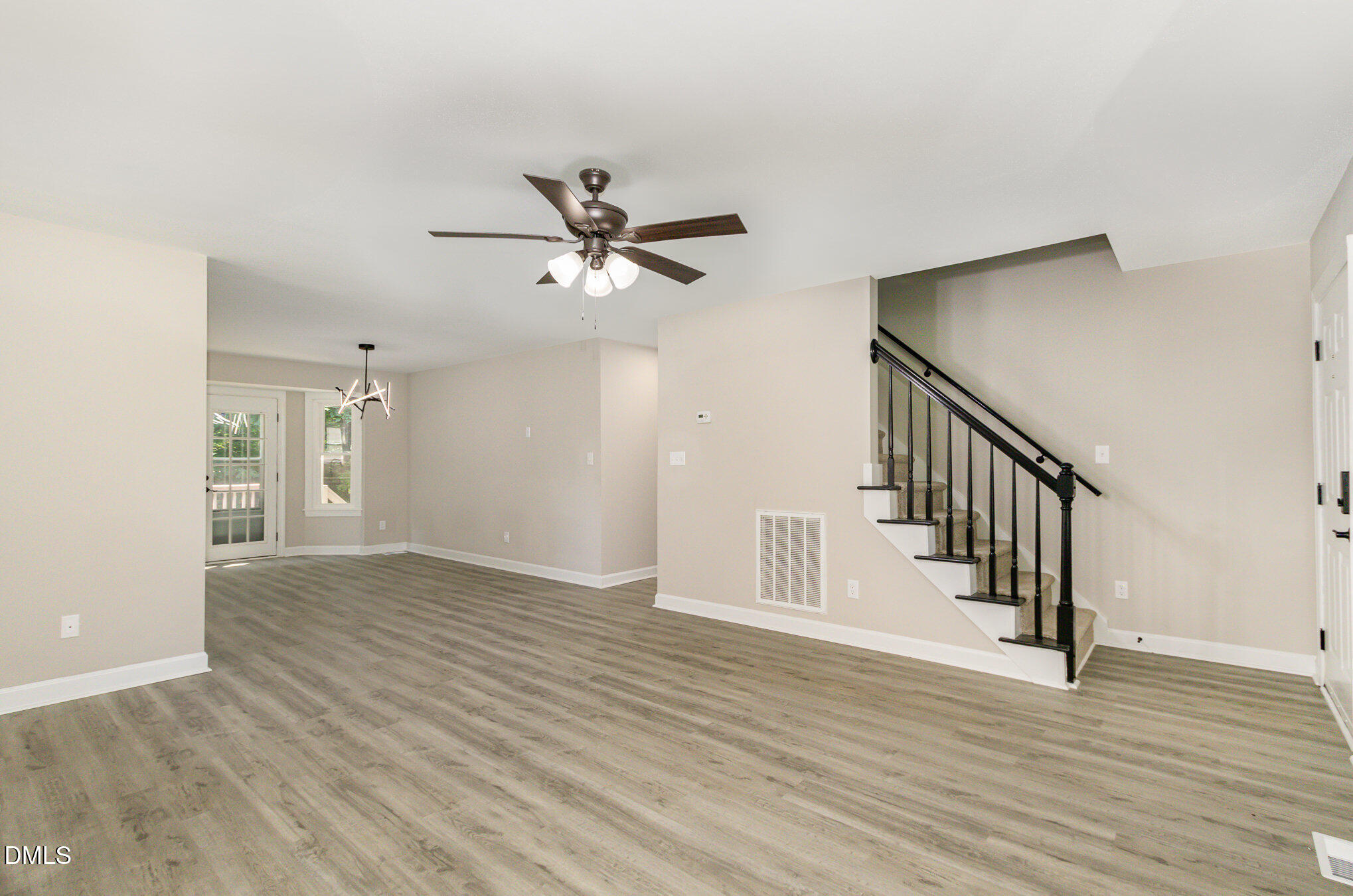 2324 Dahlgreen Road Property Photo 4