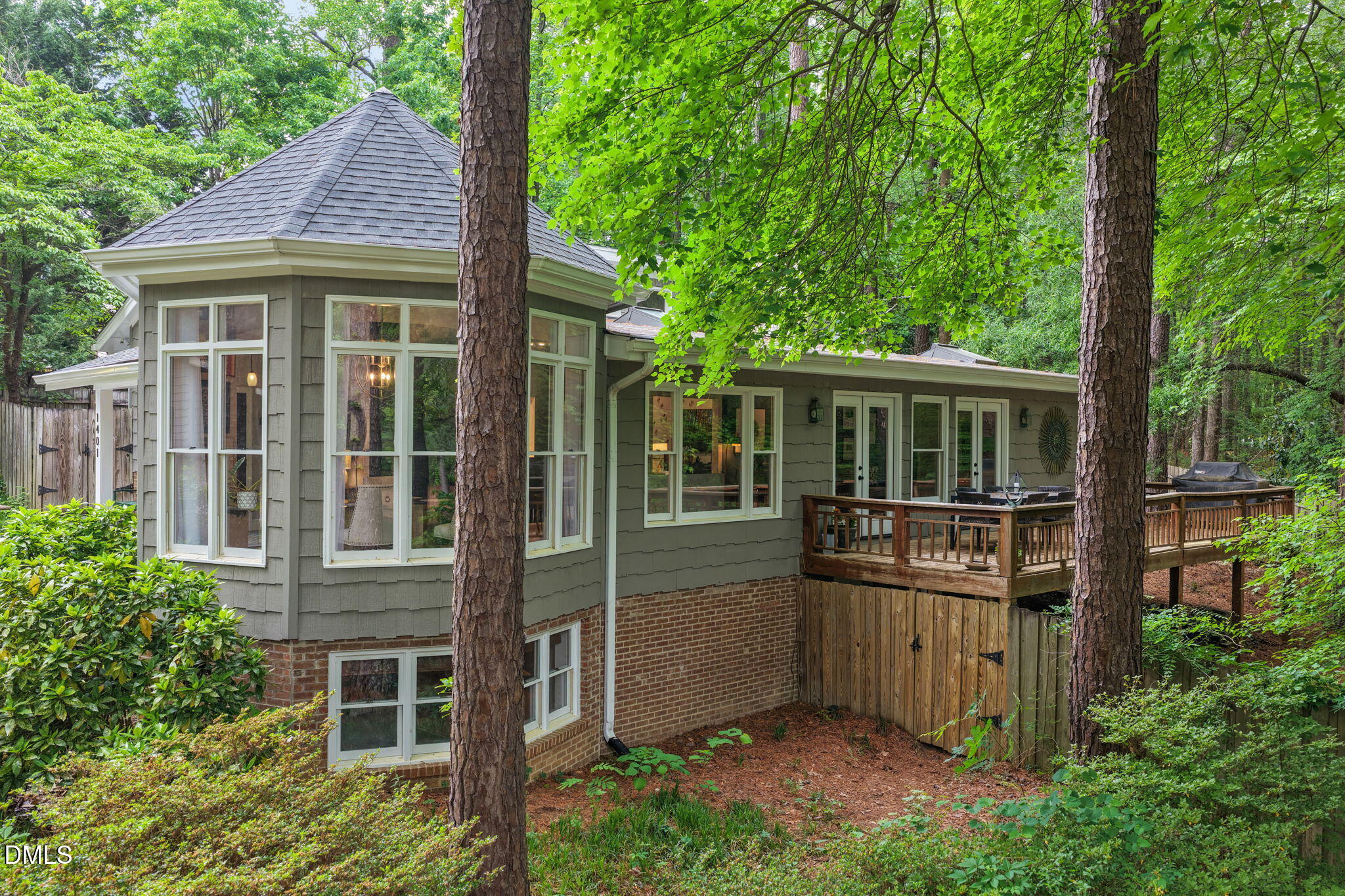 1401 Old Trinity Circle Property Photo 3
