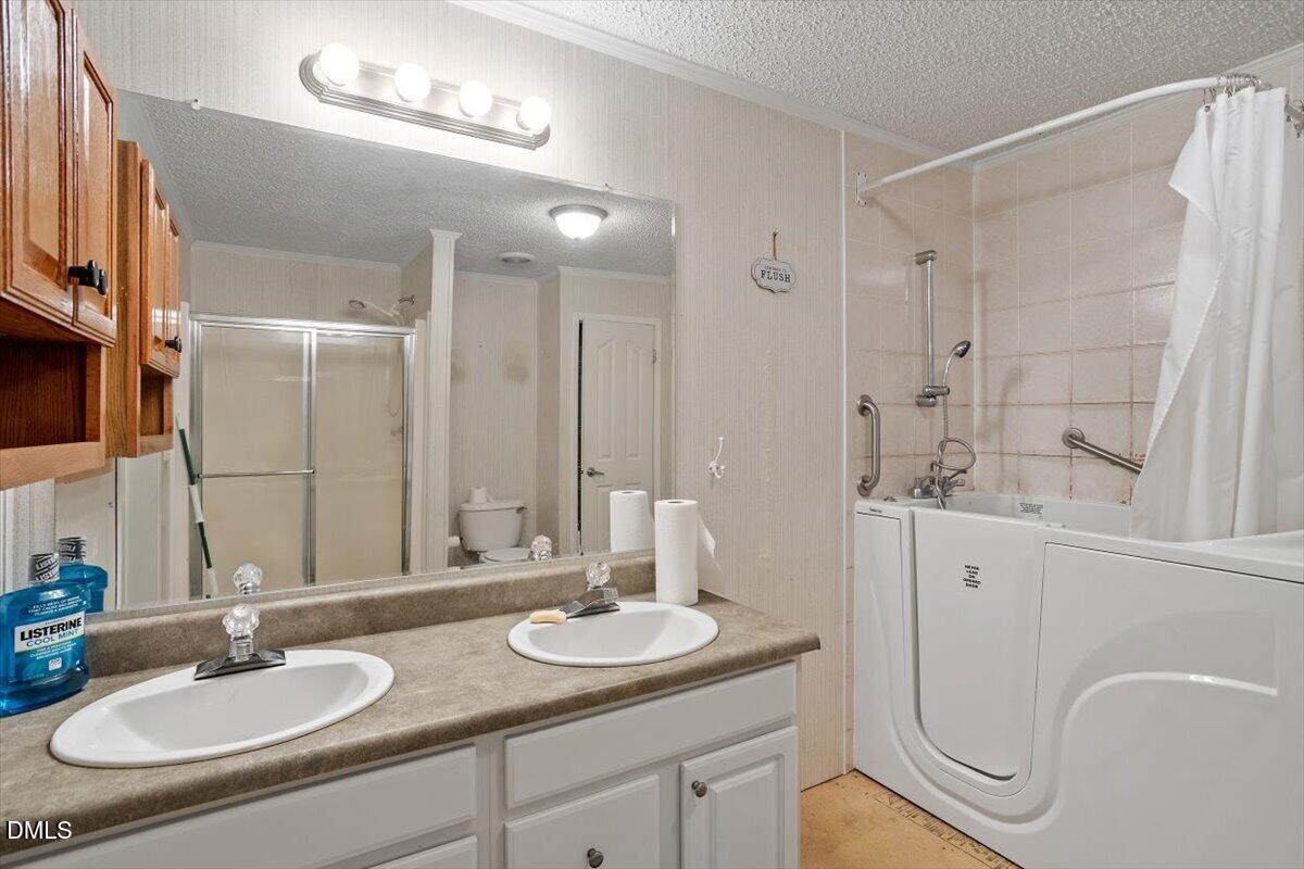 2012 Coachman Court Property Photo 27