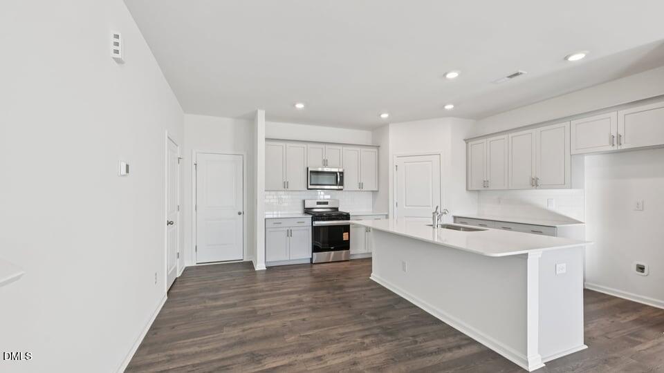 915 Sculptor Street Property Photo 13