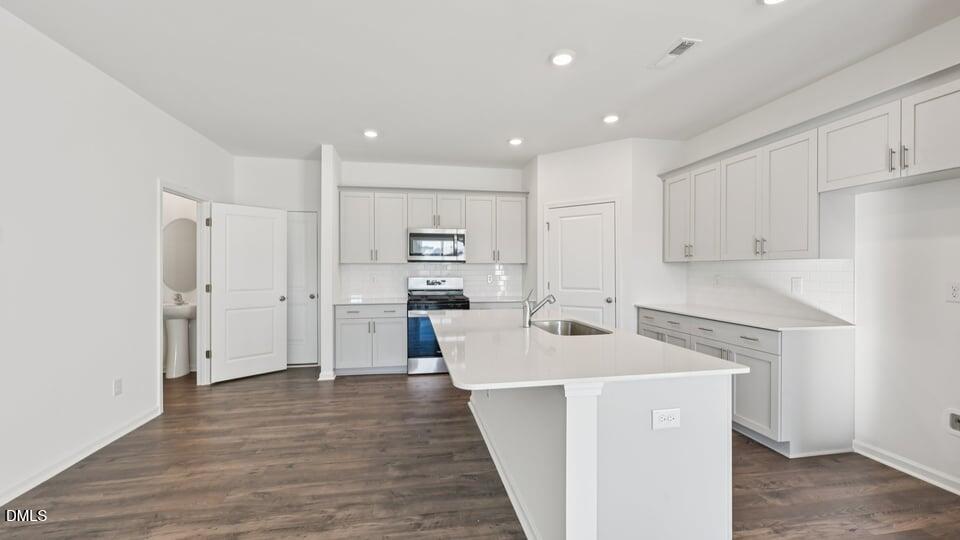 915 Sculptor Street Property Photo 15